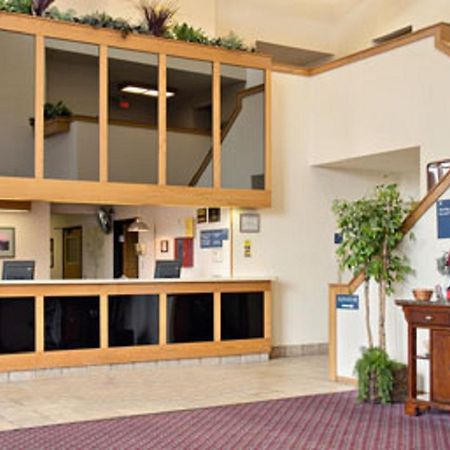 Travelodge Indianapolis Castleton Интерьер фото
