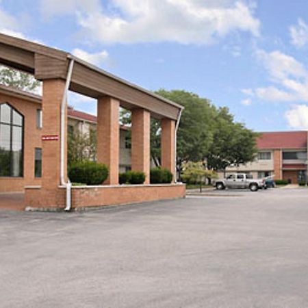 Travelodge Indianapolis Castleton Экстерьер фото