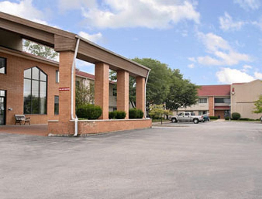 Travelodge Indianapolis Castleton Экстерьер фото