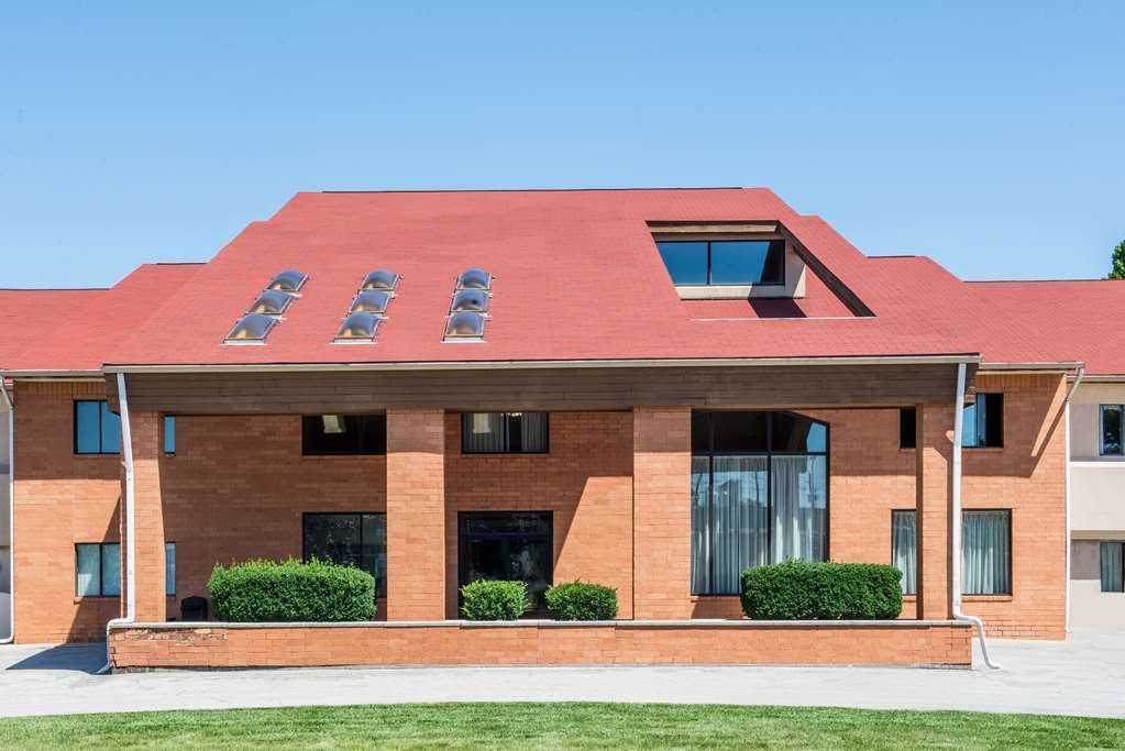 Travelodge Indianapolis Castleton Экстерьер фото
