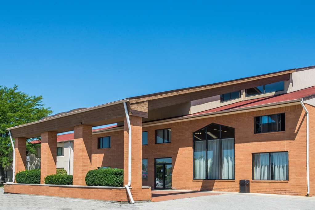 Travelodge Indianapolis Castleton Экстерьер фото