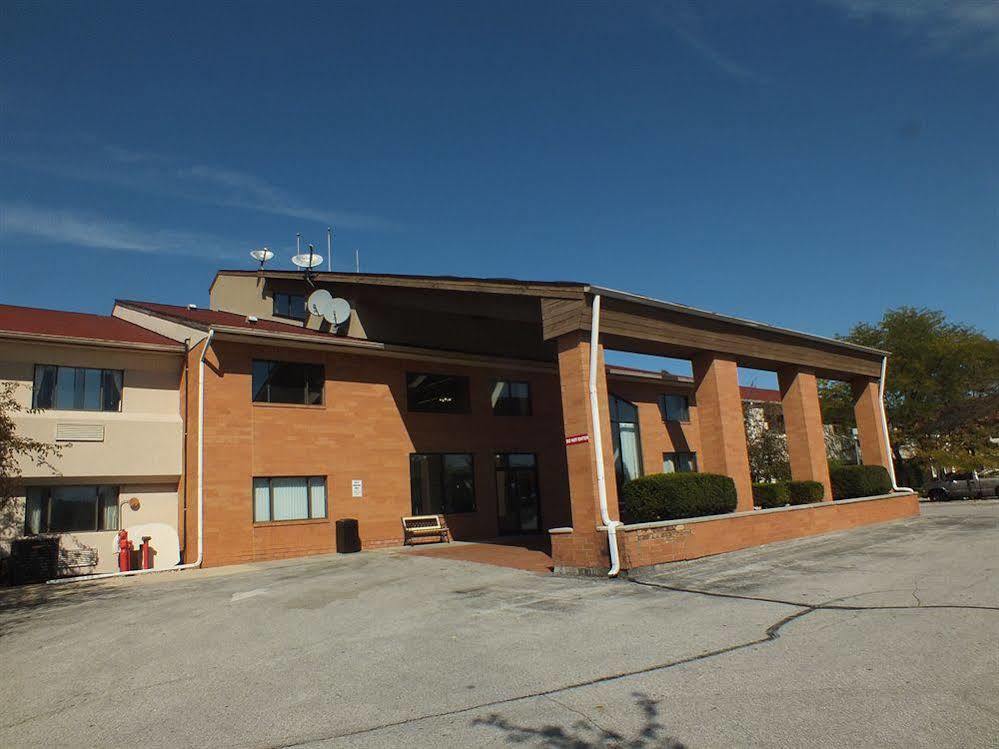 Travelodge Indianapolis Castleton Экстерьер фото